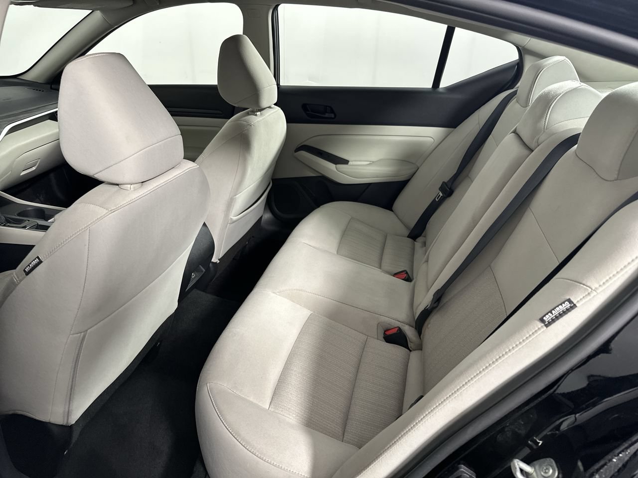 Used 2025 Nissan Altima 2.5 SV FWD image 15