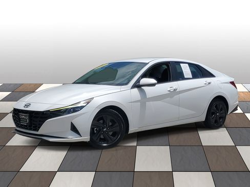 Used 2021 Hyundai Elantra SEL image 1