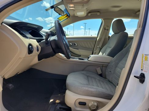Used 2015 Ford Taurus SE FWD image 12