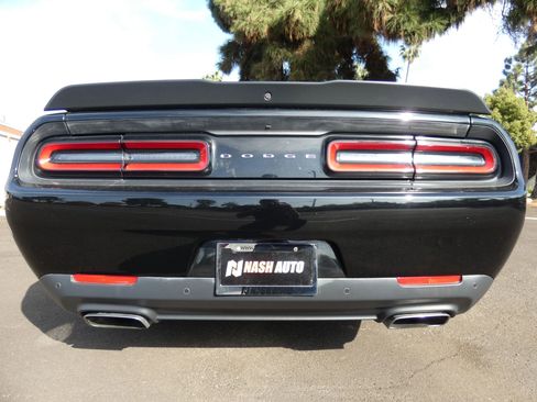 Used 2017 Dodge Challenger R/T Scat Pack w/ Dynamics Package image 10