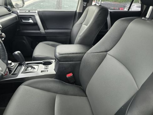 Certified 2023 Toyota 4Runner SR5 Premium w/ Moonroof Package AWD/4WD image 17