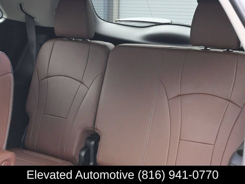 Used 2021 Buick Enclave Avenir w/ Avenir Technology Package AWD/4WD image 22