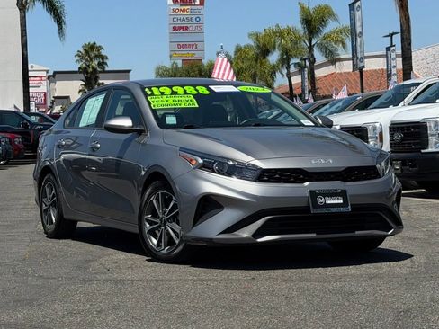 Used 2024 Kia Forte LXS FWD image 2