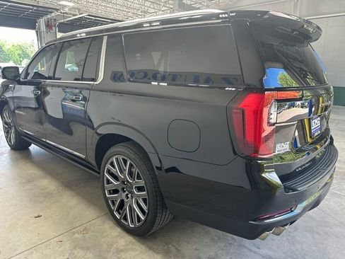 Used 2025 GMC Yukon XL Denali Ultimate AWD/4WD image 5