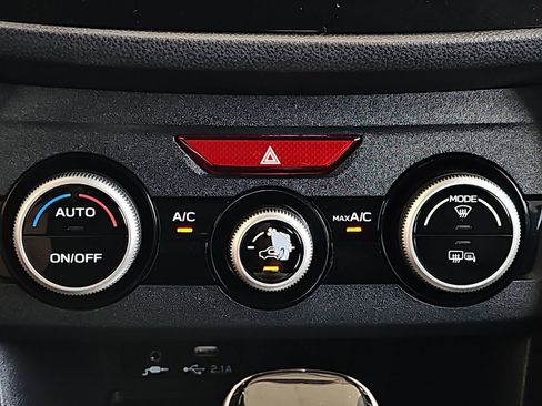 Used 2023 Subaru Crosstrek 2.0i Premium image 27