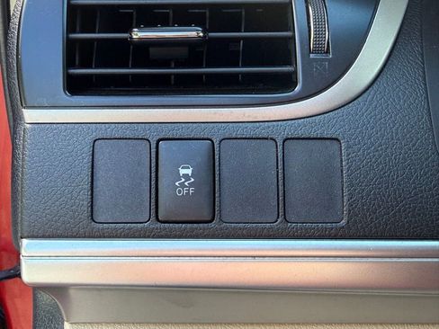 Used 2014 Toyota Camry L image 20