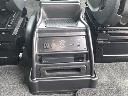 Used 2024 Mercedes-Benz Sprinter 3500 image 48