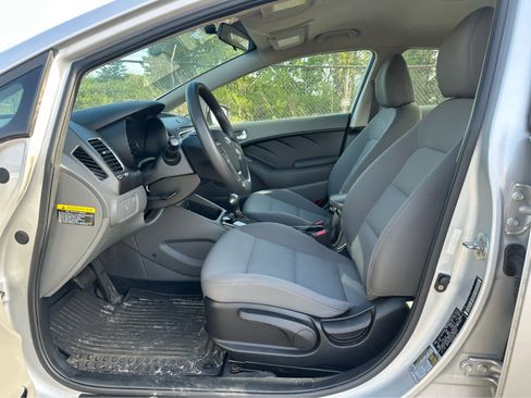 Used 2018 Kia Forte LX FWD image 6
