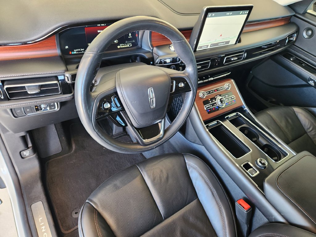 Used 2023 Lincoln Aviator Reserve w/ Equipment Group 201A RWD image 2