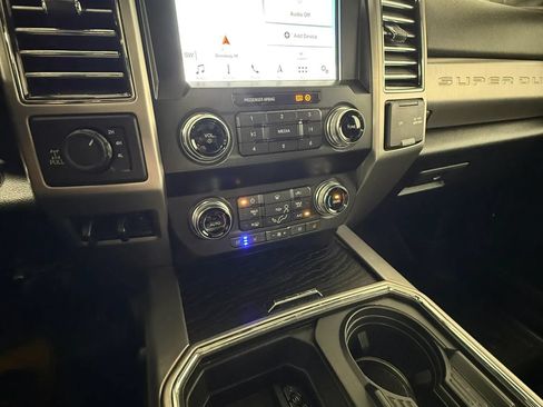 Used 2019 Ford F250 Platinum w/ Platinum Ultimate Package AWD/4WD image 19