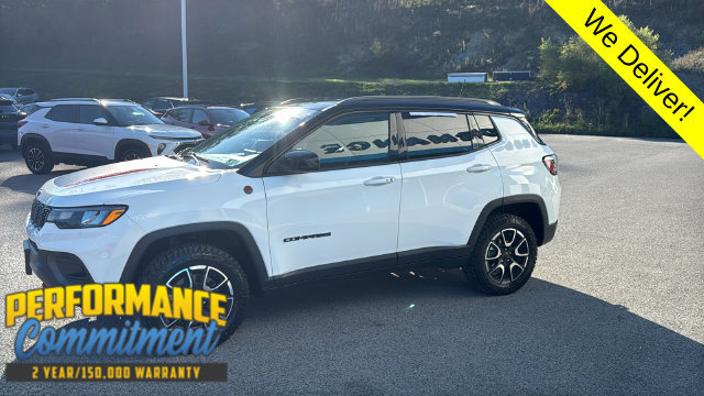 Used 2025 Jeep Compass Trailhawk AWD/4WD image 13