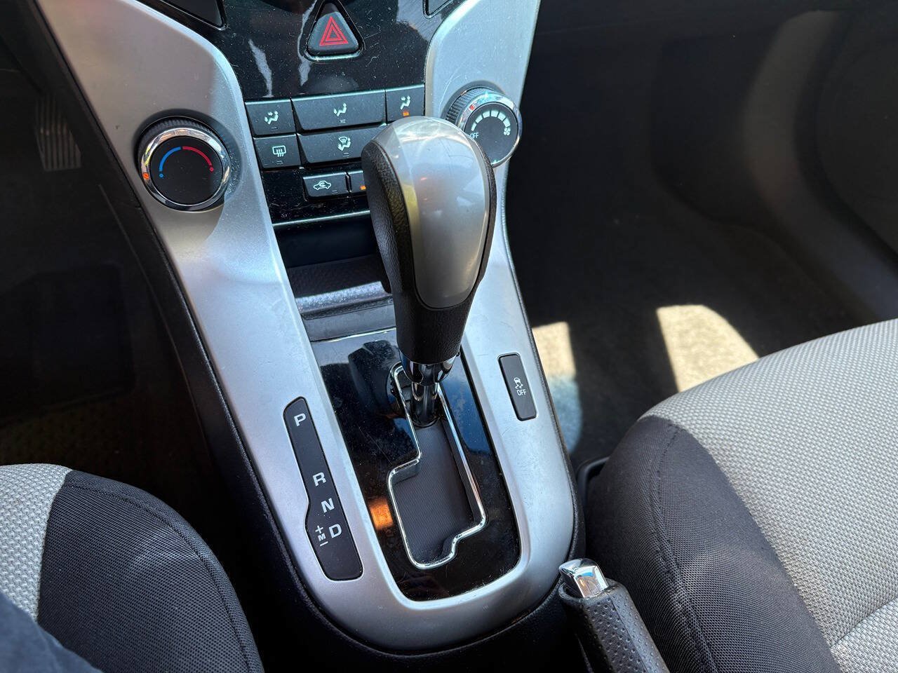 Used 2016 Chevrolet Cruze LS FWD image 15
