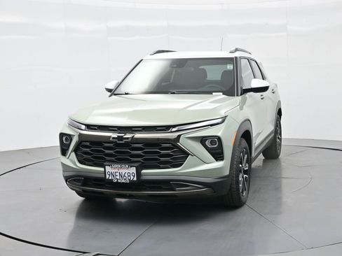 Used 2025 Chevrolet TrailBlazer ACTIV w/ LPO, Trailering Package image 3