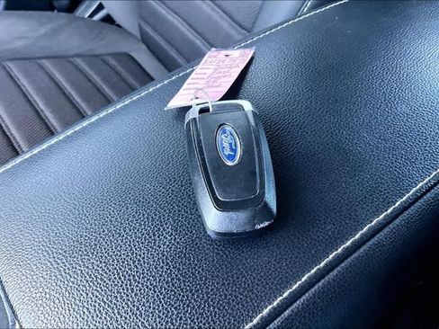 Used 2020 Ford Fusion SE FWD image 35