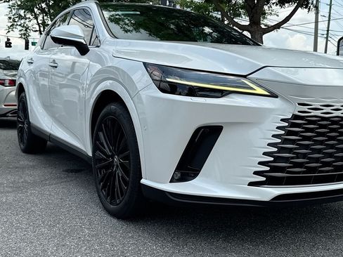 Used 2023 Lexus RX 350 FWD w/ Cold Area Package image 10