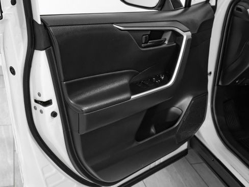 Used 2024 Toyota RAV4 LE image 39