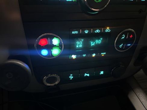 Used 2011 Chevrolet Avalanche LT w/ Luxury Package image 17