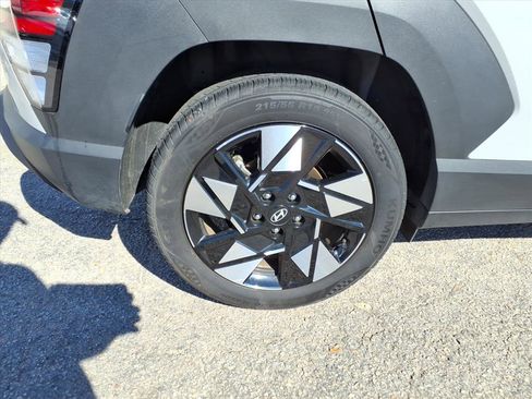 Certified 2025 Hyundai Kona SEL image 5