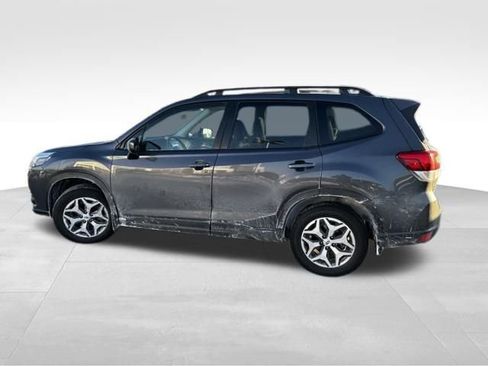 Used 2023 Subaru Forester Premium image 8