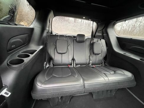 Used 2019 Chrysler Pacifica Touring-L Plus w/ Advanced Safetytec Group image 16