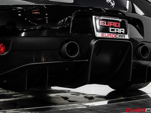 Used 2015 Ferrari 458 Speciale Coupe RWD image 25