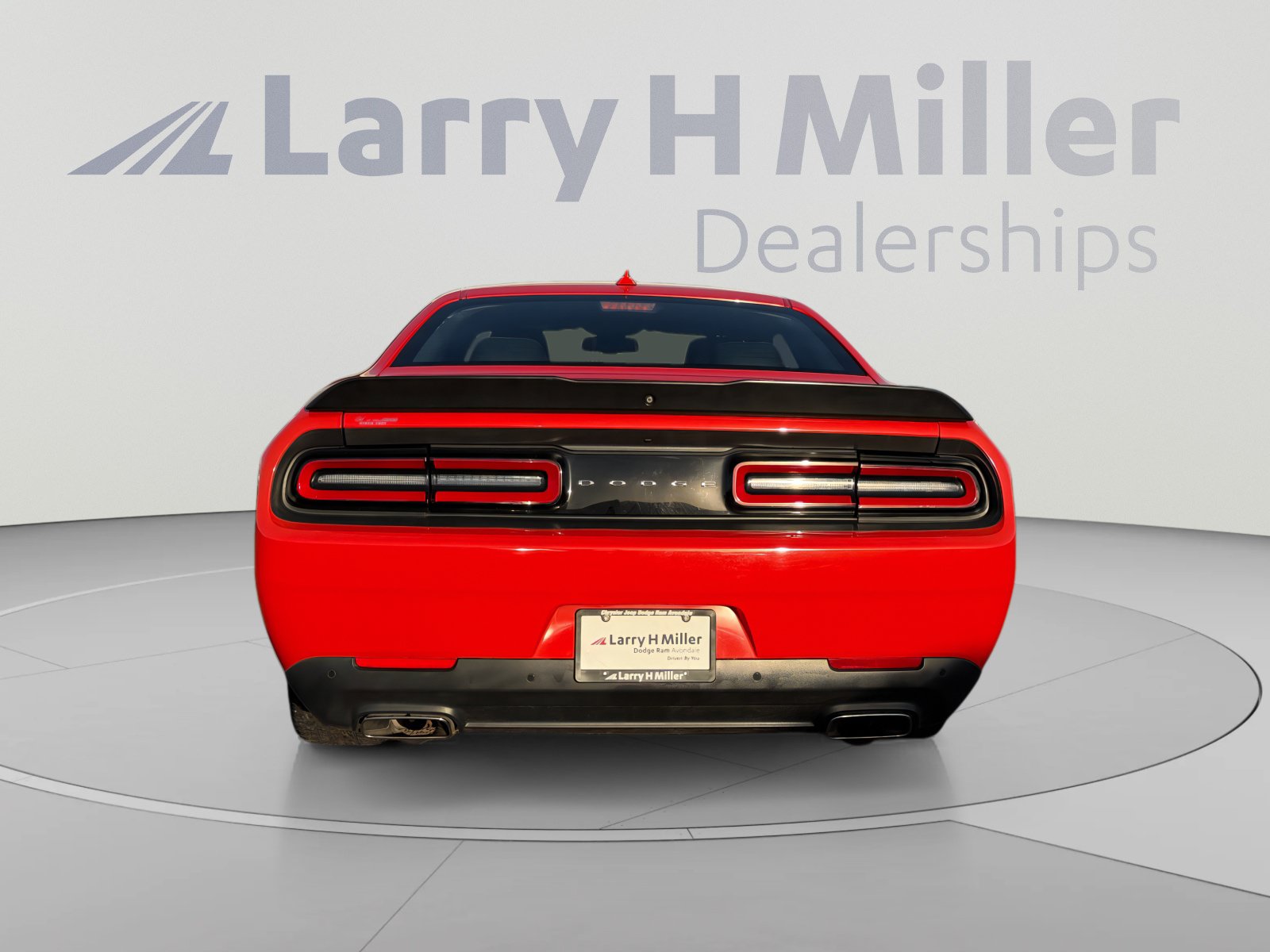 Used 2016 Dodge Challenger SXT w/ Blacktop Package RWD image 4