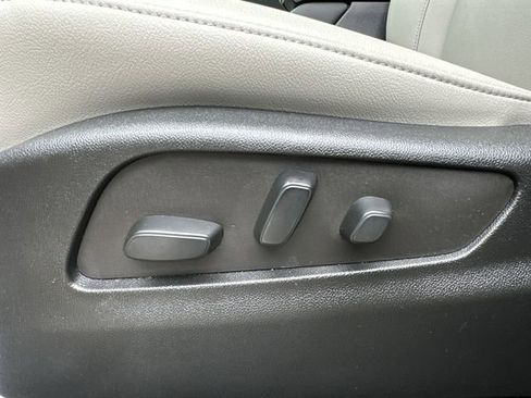 Certified 2022 Cadillac XT4 Luxury w/ Driver Awareness Package image 20