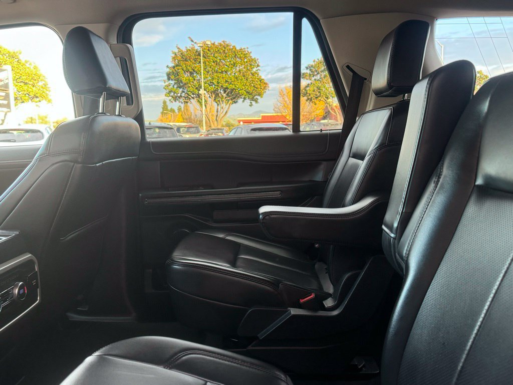 Used 2024 Ford Expedition XLT RWD image 18
