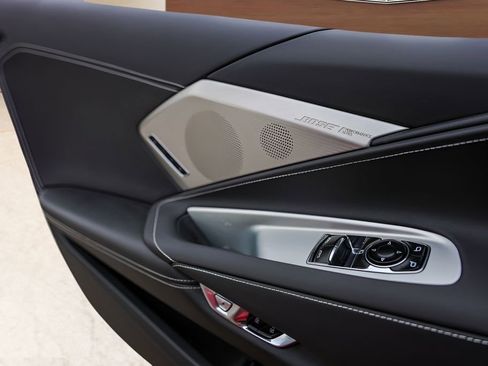 Used 2021 Chevrolet Corvette Stingray Preferred Cpe w/ Z51 Performance Package RWD image 19