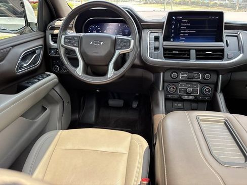 Used 2022 Chevrolet Tahoe Z71 w/ Luxury Package AWD/4WD image 21