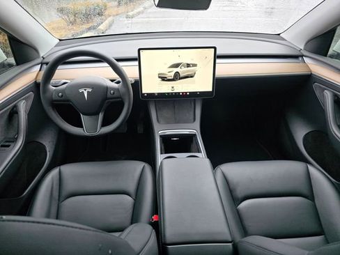 Used 2023 Tesla Model Y Long Range image 20