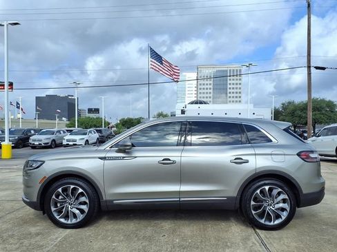 Certified 2023 Lincoln Nautilus Reserve w/ Luxury Package AWD/4WD image 24