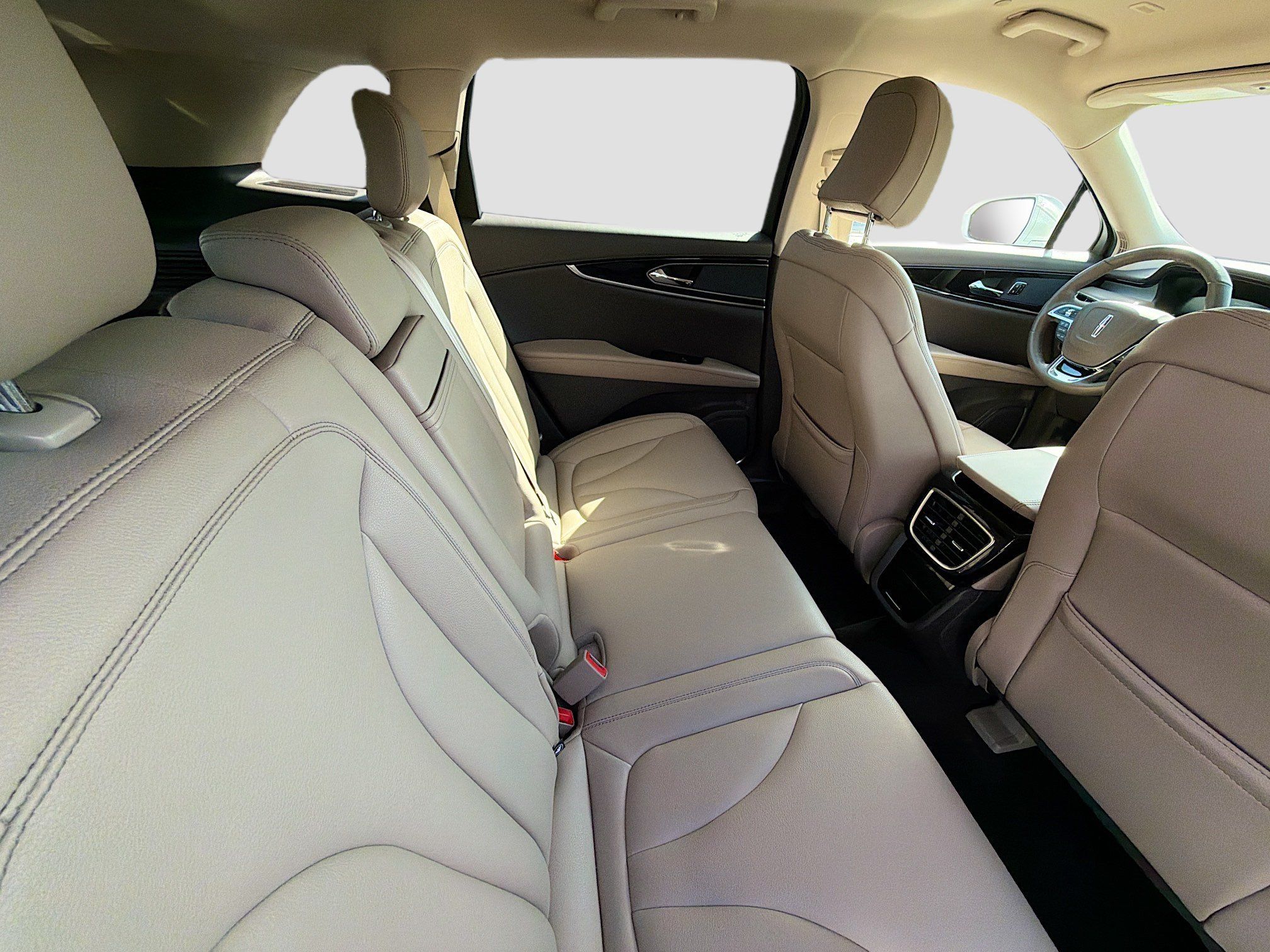 Used 2023 Lincoln Nautilus FWD w/ Premium Package image 27