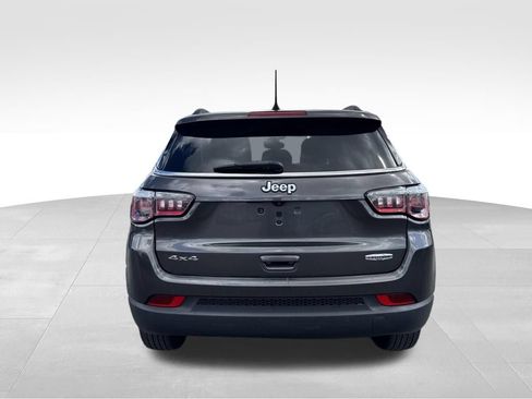 Used 2019 Jeep Compass Latitude AWD/4WD image 6