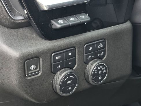 Used 2023 Chevrolet Silverado 1500 High Country w/ High Country Premium Package AWD/4WD image 26