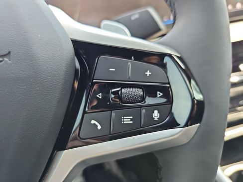 Certified 2025 BMW 330i Sedan w/ Premium Package image 20