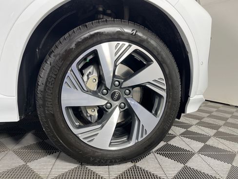 Certified 2025 Audi Q6 e-tron Premium w/ Convenience Package image 9