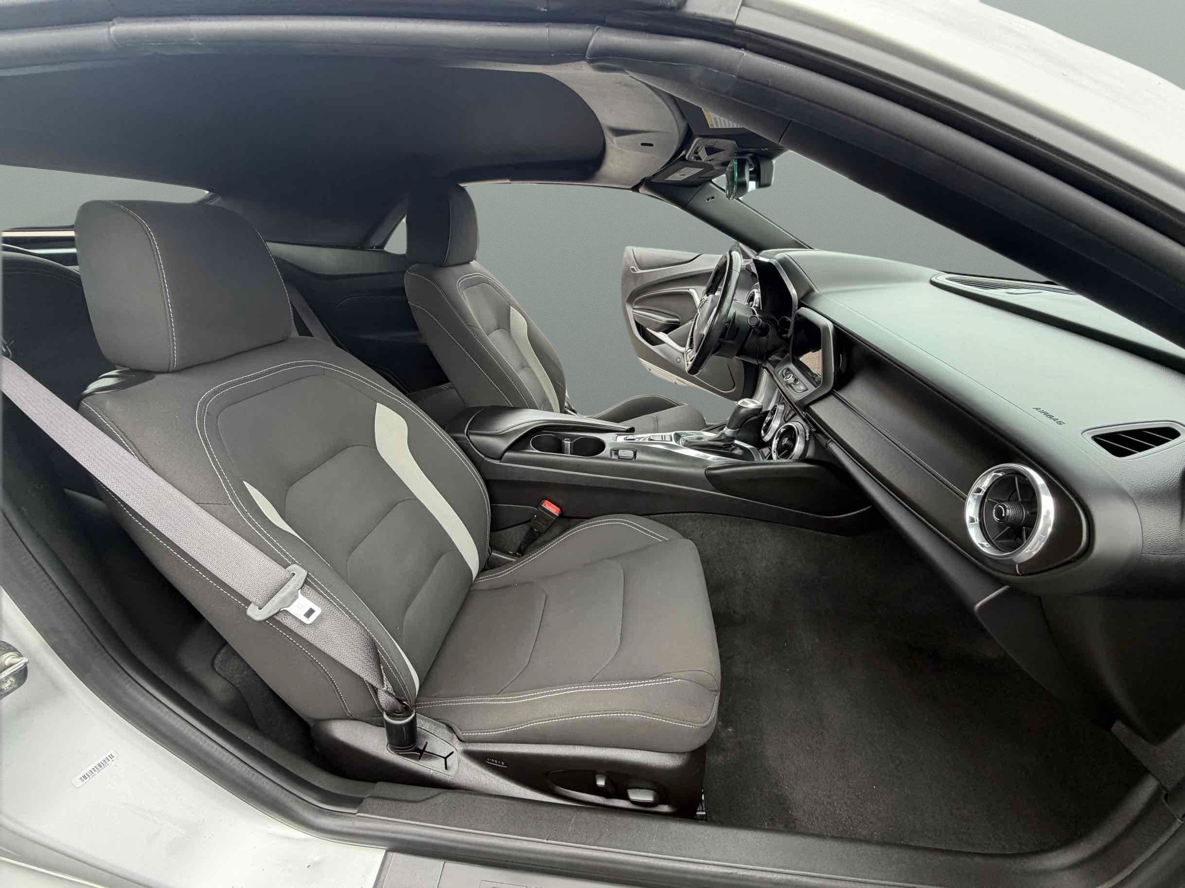 Used 2017 Chevrolet Camaro SS RWD image 12