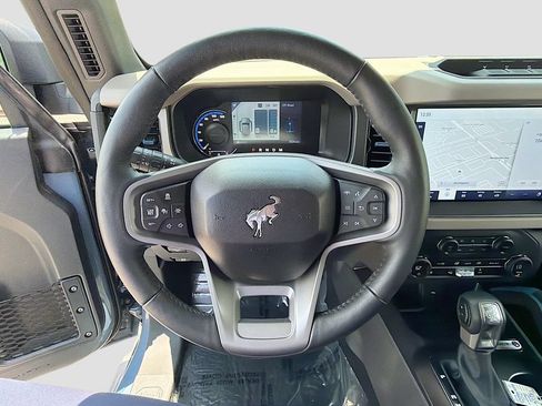 Used 2024 Ford Bronco Wildtrak AWD/4WD image 11