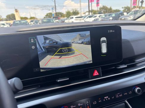 Used 2026 Kia Carnival FWD image 25