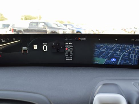 New 2025 Ford Expedition Active image 12