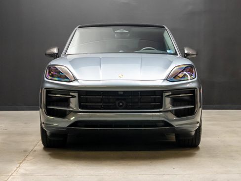 Certified 2026 Porsche Cayenne GTS AWD/4WD image 11