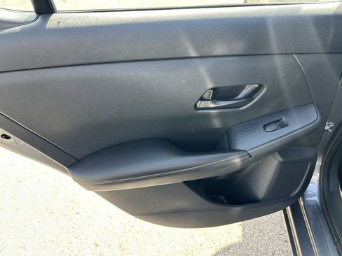 Used 2024 Nissan Sentra SV FWD image 19