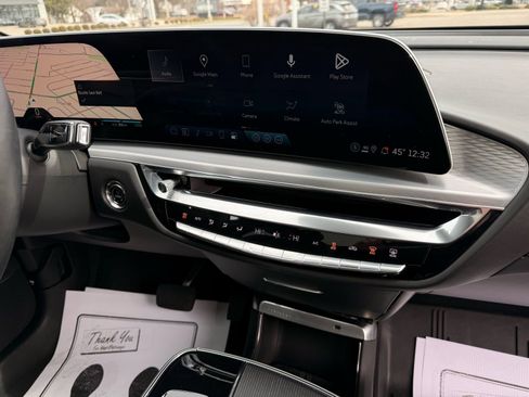 Used 2024 Cadillac Lyriq Sport image 23