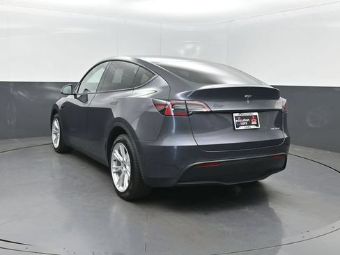 Used 2022 Tesla Model Y Long Range AWD/4WD image 27