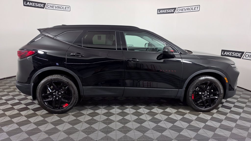 Used 2025 Chevrolet Blazer LT w/ Redline Edition FWD image 7