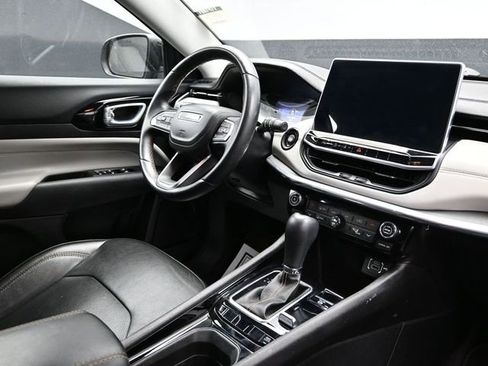 Certified 2022 Jeep Compass Limited image 13