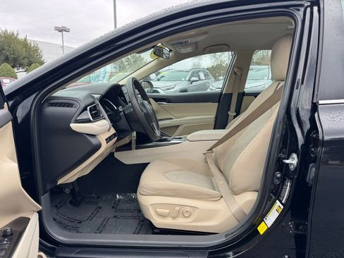 Used 2023 Toyota Camry LE image 19