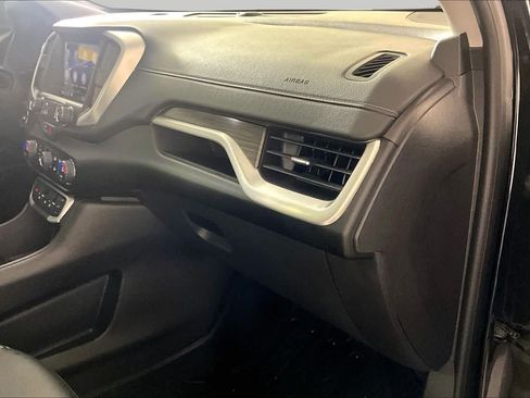 Used 2024 GMC Terrain SLT w/ Elevation Edition FWD image 17