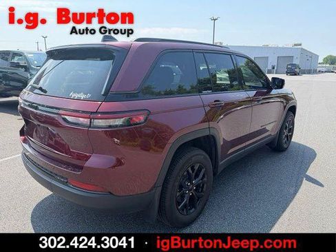 Certified 2025 Jeep Grand Cherokee Altitude AWD/4WD image 3